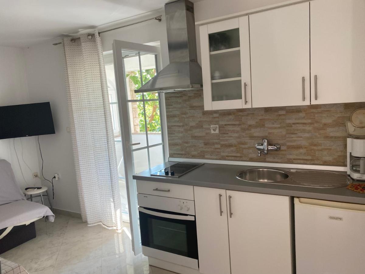 Apartments Nautica Barbat na Rabu Kültér fotó