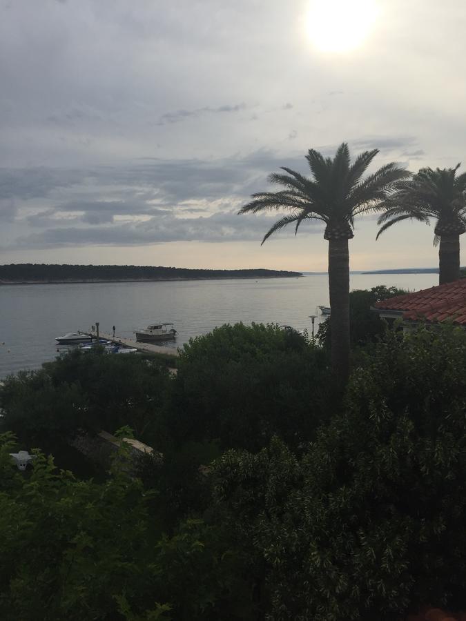 Apartments Nautica Barbat na Rabu Kültér fotó
