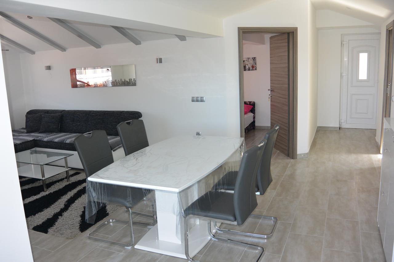 Apartments Nautica Barbat na Rabu Kültér fotó