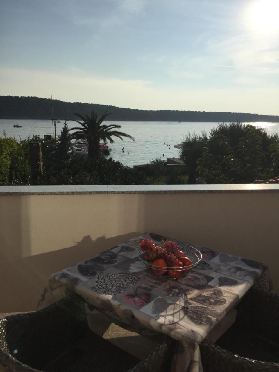 Apartments Nautica Barbat na Rabu Kültér fotó