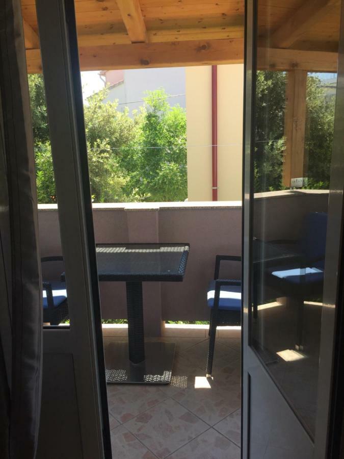Apartments Nautica Barbat na Rabu Kültér fotó