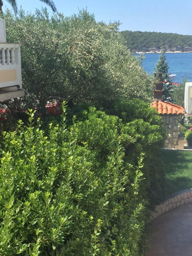 Apartments Nautica Barbat na Rabu Kültér fotó